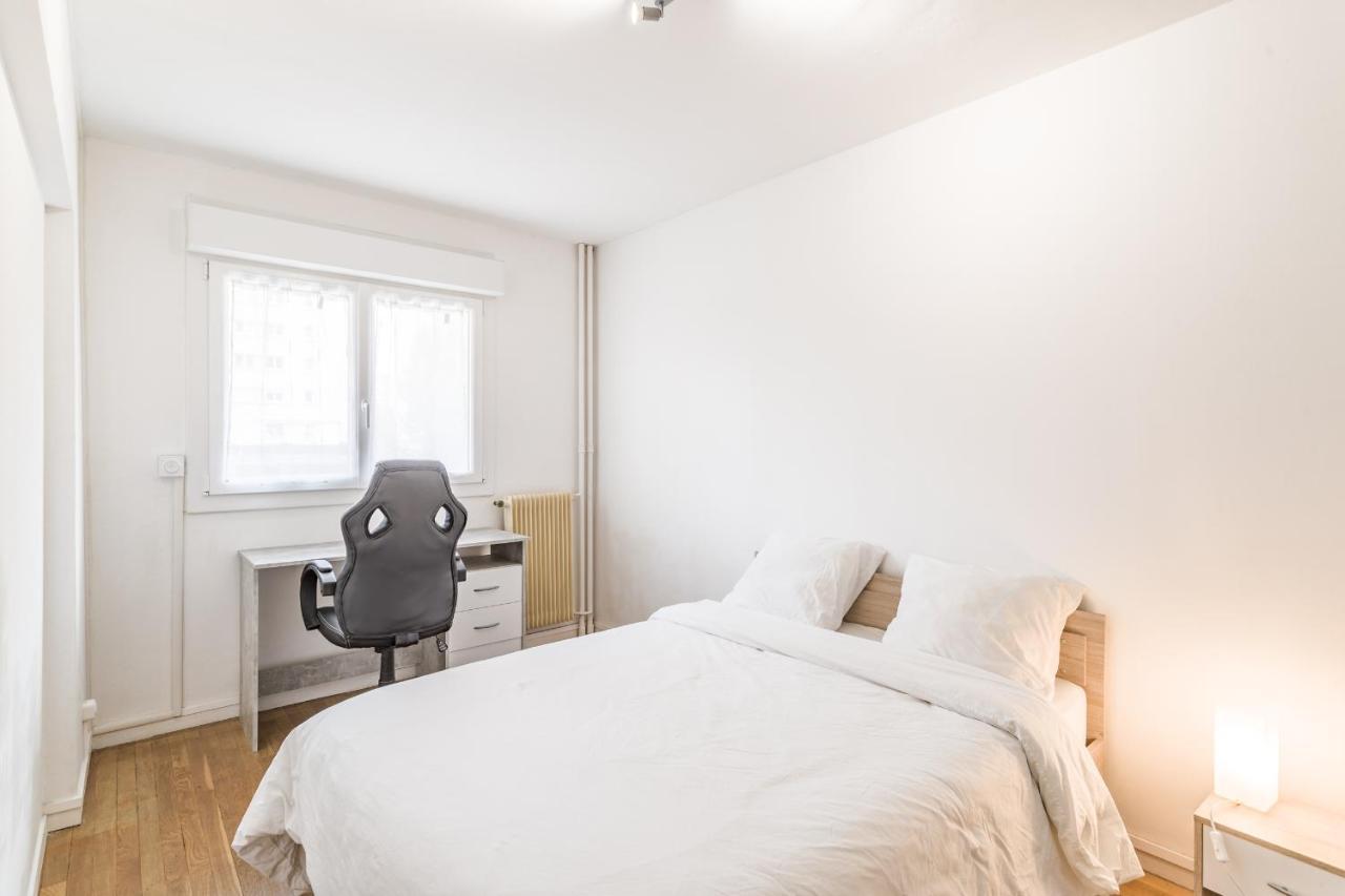 Spacieux Appartement - 6 Personnes - Parking Gratuit Saint-André-les-Vergers Kültér fotó